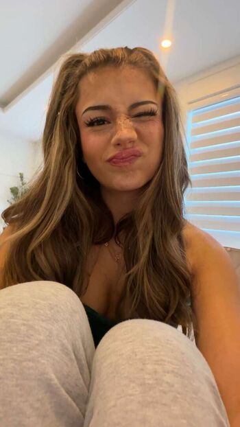 Mikayla Campinos
