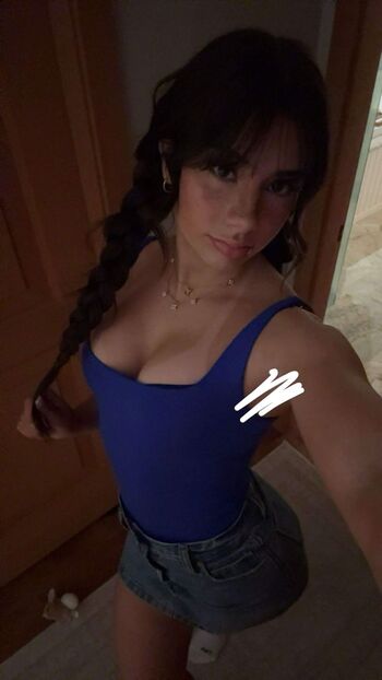Mikayla Campinos