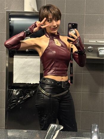 mimidoescosplay