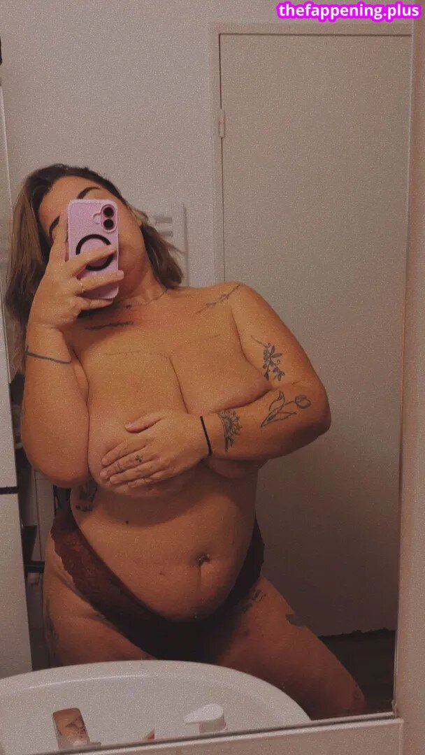 Mmedocile / https: / mme-docile Naken OnlyFans Foto #13
