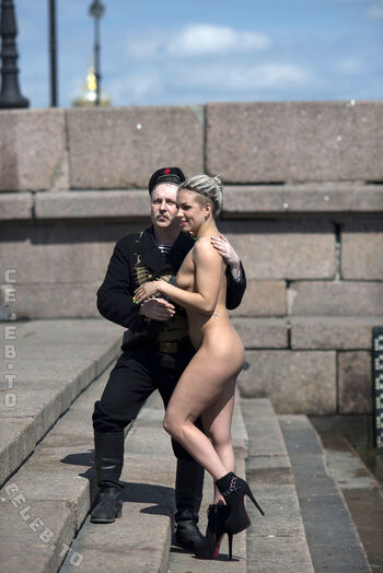 Nackt In Russland