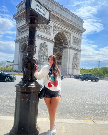 Nadine.w.Elias