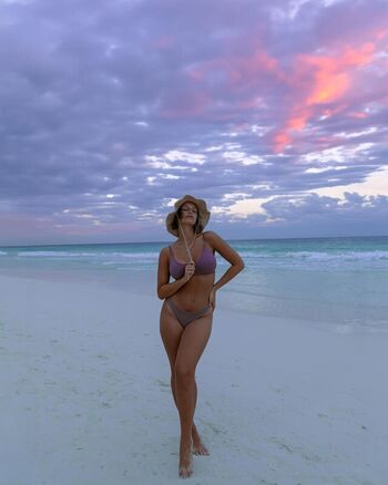 Naila Van Kommer