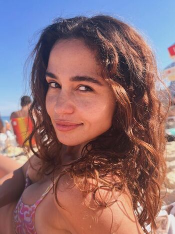 Nanda Costa