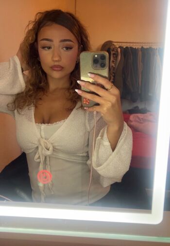 Naomi_mgn