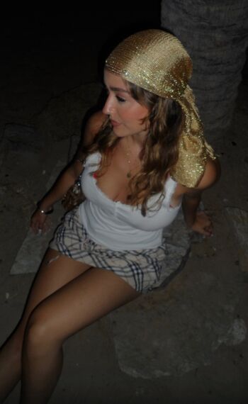 Naomi_mgn