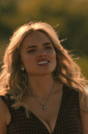 Natalie Alyn Lind