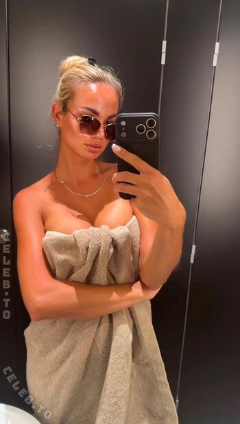 Nelly_nell