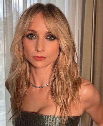 Niamh Algar