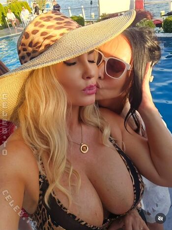 Nicole 