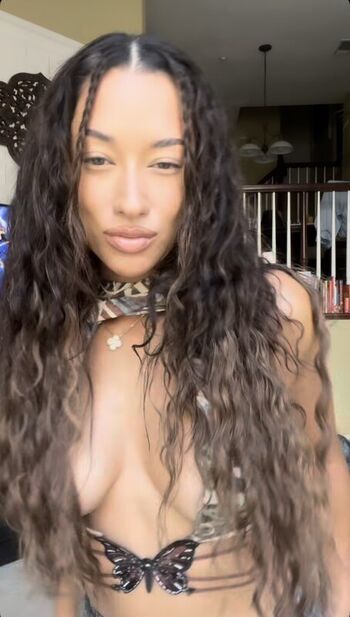 Nikki Blades