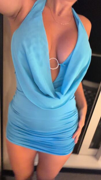 Nikki_NoBra