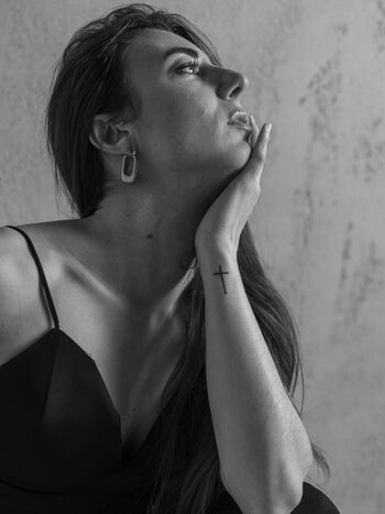 ninamissfit.model