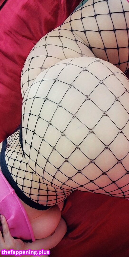 notorious_miss_torii