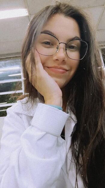 Novinhas Com Peitos Pequenos