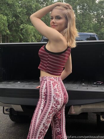 petiteavafree