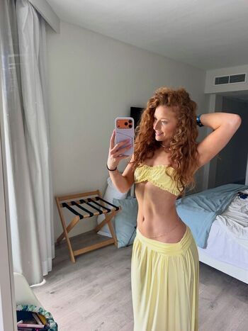phoebeisginger