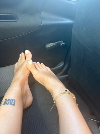 Plantes De Pieds Candid