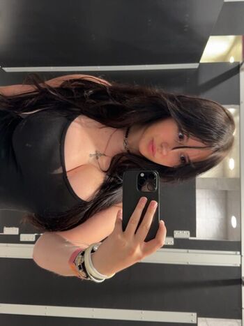 ronnie_kicksass