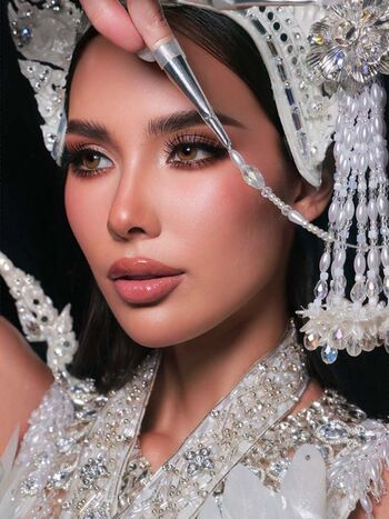 Saffron Maya Snook
