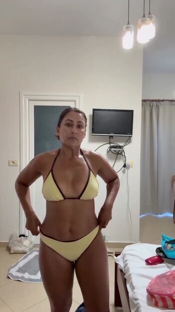Saira Khan