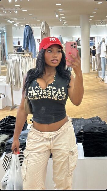 Samantha Marie