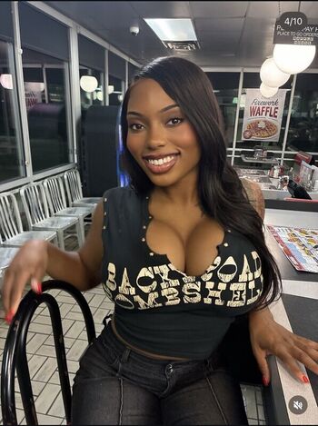 Samantha Marie