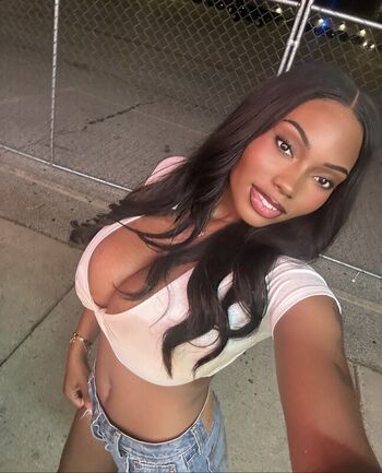 Samantha Marie
