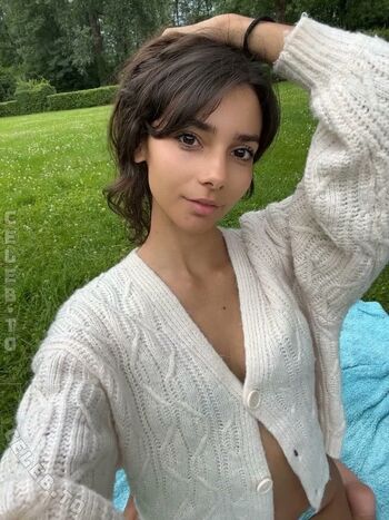 Sara Wolf