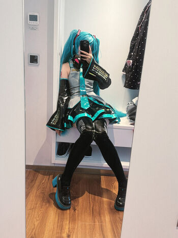 Saya Scarlet