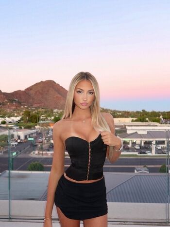 Scarlett Harlow