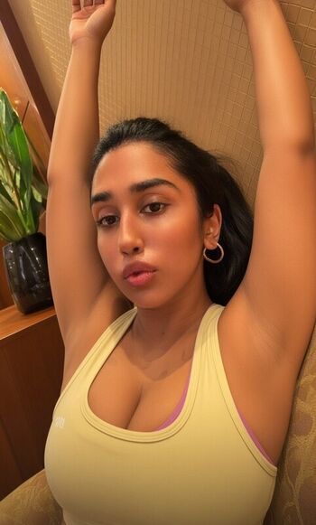 Scarlett M Rose