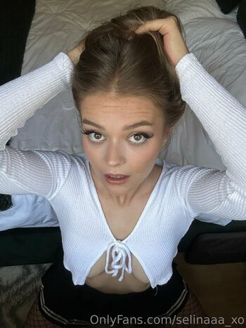Selinaaa__xox