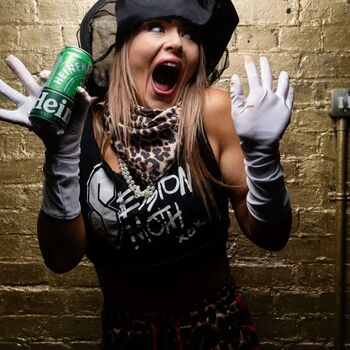 Session Moth Martina