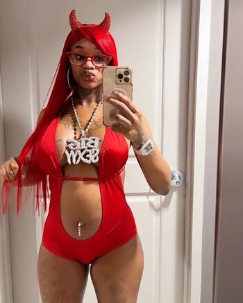 Sexxy Red