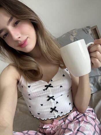 Shy_Amelia