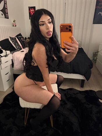 sickgirltati
