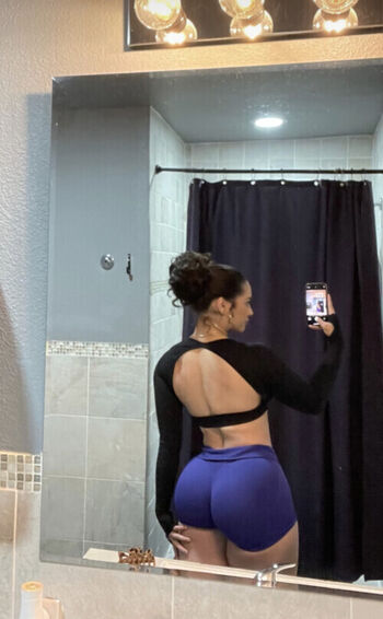 Slim Women With A Big Ass