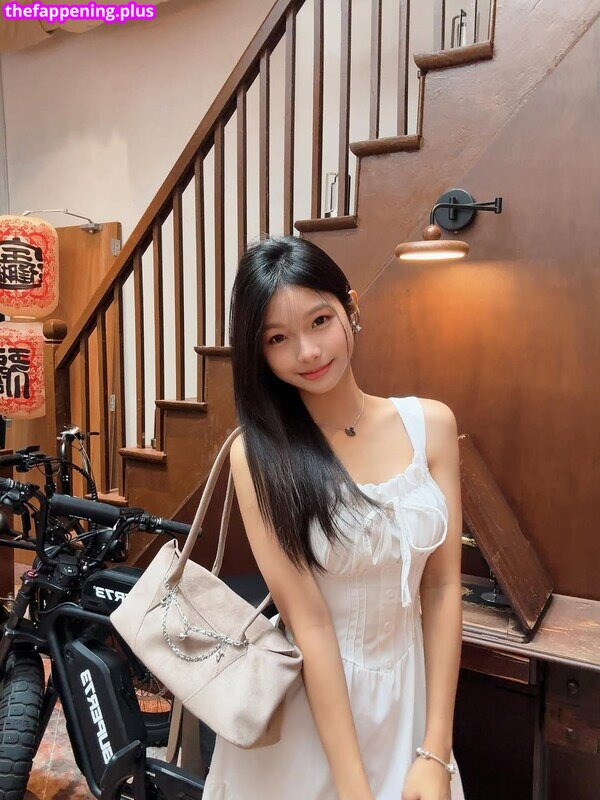 Sssxin_n / Susuu Xin Fotografie OnlyFans Dezbrăcată #12