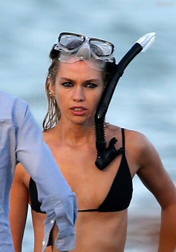 Stella Maxwell