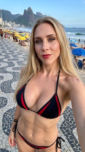 Stevie Martin