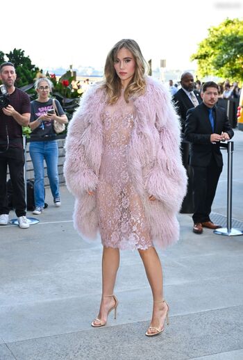 Suki Waterhouse