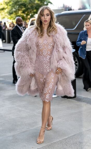 Suki Waterhouse