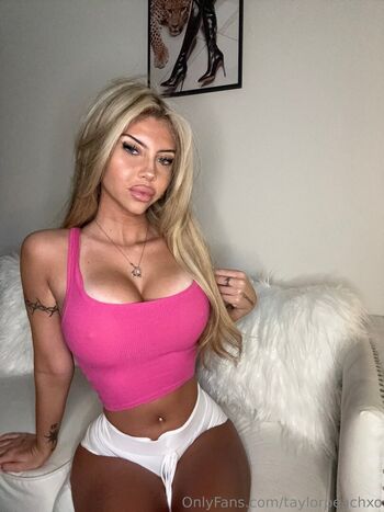 Taylor Peach Xo