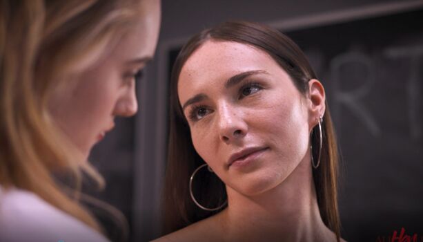 Tess Thompson