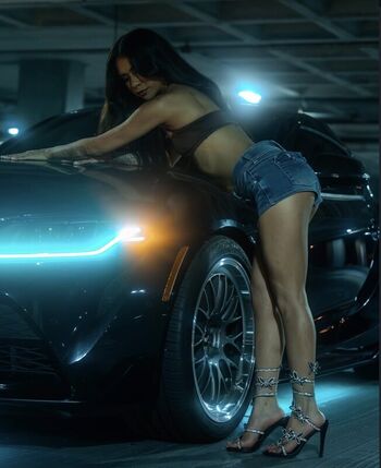 The Definitive 'Petite With An Ass' Megathread
