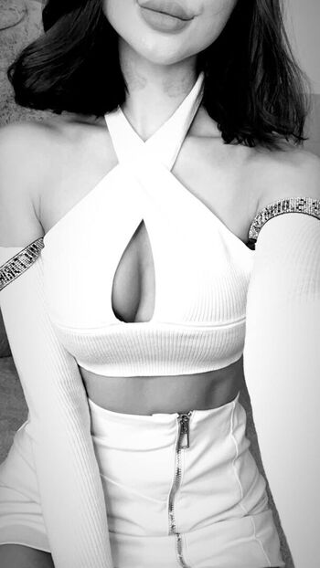 The Victoria's Secret Shine/Sparkle Strap Bra, Thong, and Lingerie Thread!