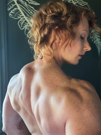 theredmissfit
