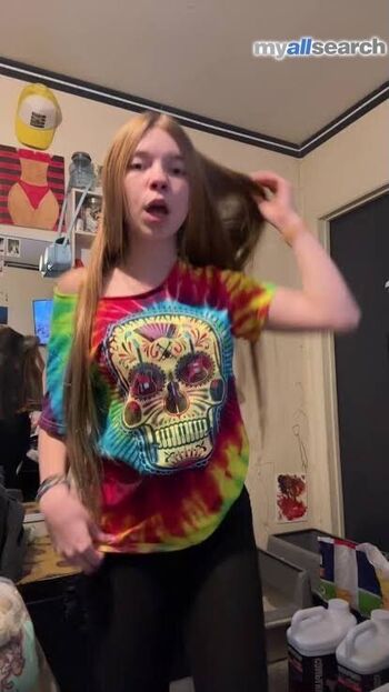 They_hate_lizzie16