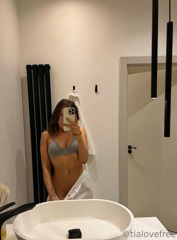 tia_love